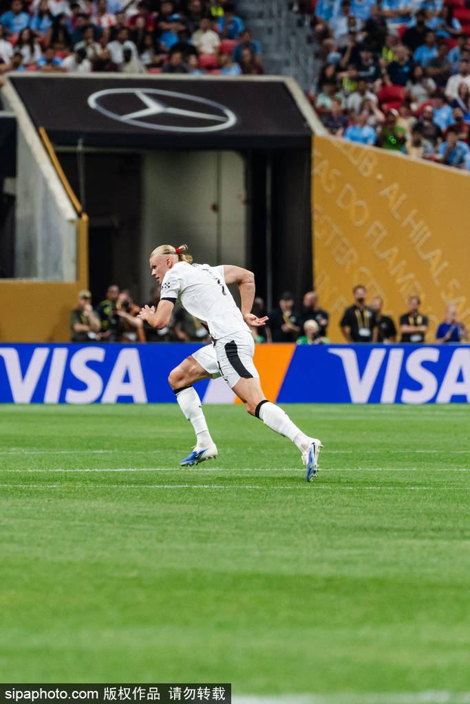 曼城险胜尤文,C罗梅开二度西甲 曼城险胜尤文,C罗梅开二度西甲